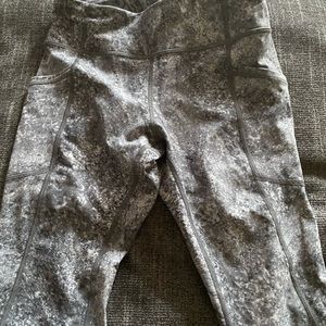 Lululemon tights great condition